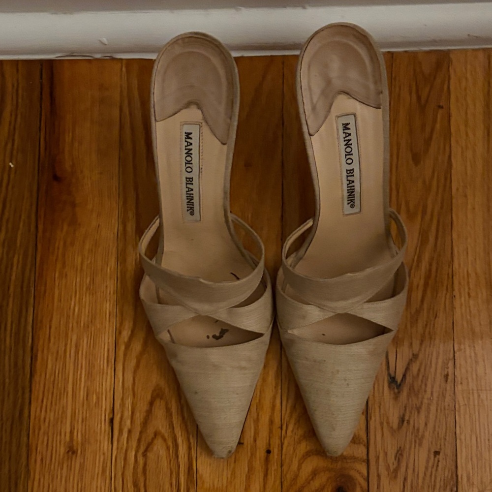 Manolo Blahnik Tan Pointed Heels